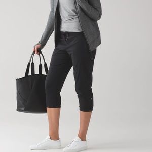 NWOT lululemon studio crop